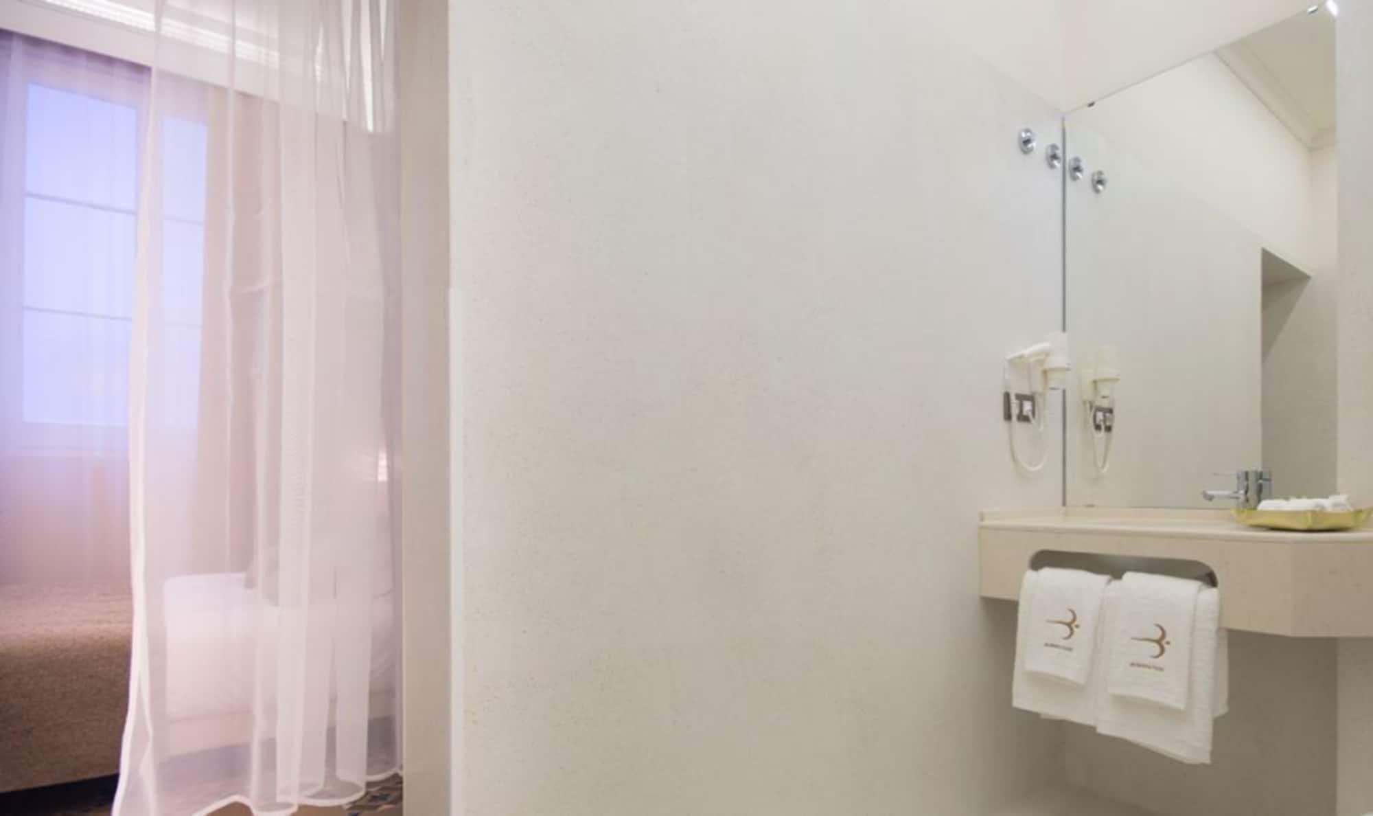 برشلونة Anakena House Bed & Breakfast المظهر الخارجي الصورة